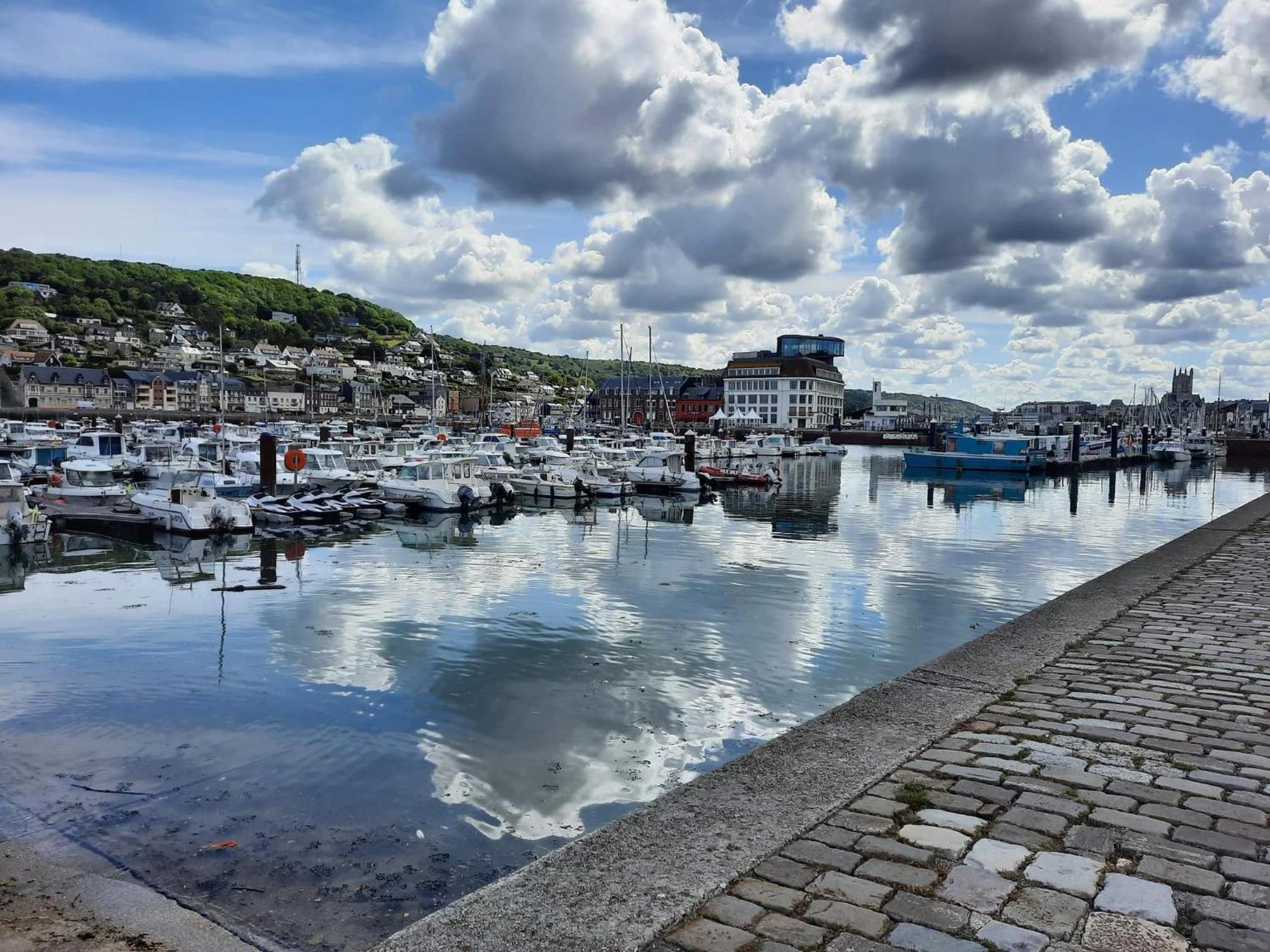 Appartement Renove Avec Vue Sur Mer A Fecamp ! Bagian luar foto